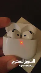  11 سماعات AirPods 4 تأتي بتصميم مميز وراحة مطلقة مع جودة صوت محسّنة وعزل ضوضاء نشط (ANC) لتجربة استماع
