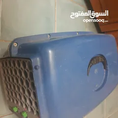  1 للبيع بوكس لنقل القطط كبير لونه ازرق غامق