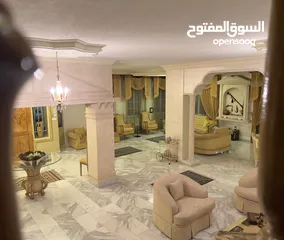  16 ڤيلا للبيع في تلاع العلي منطقة راقية وهادية جداً شارع المحمدية جميع الخدمات بجانب الڤيلا موقع رائع