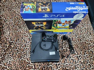  1 PS4 SLIM مع جميع ملحقاتها PS4 SLIM WITH ALL ACCESSORIES