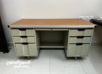  3 طاولات مكتبية