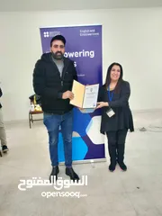  1 استاذ لغه انجليزيه توجيهي بكافه فروعه خبره طويله بالتدريس
