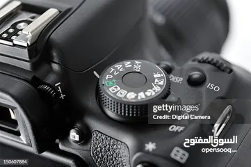  5 كاميرة Canon 600d مع عدسة 58mm ومع البطارية وشاحن والشنطة   مستعملة استعمال خفيف