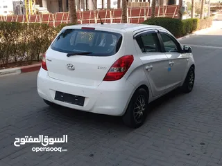  3 هيونداي i20 سنة 2011 اوتوماتيك ماتور 1.4