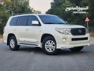  1 Toyota land cruiser v6  2011 gcc