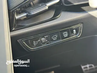  10 كيا نيرو هايبرد اعلى فئة اضافات ترخيص 2022 مع فتحة سقف و دهان شركة بالكامل