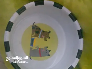  3 صحن ماء وطعام