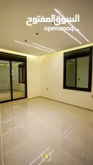  15 شقة للبيع طابق ارضي 95م مع ترس 50م (سكنية - استثمارية) في ديرغبار شارع ال 60 ، مطبخ راكب ، تدفئة غاز