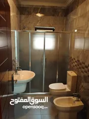  5 شقة مميزة للبيع في الجبيهة - طابق شبه أرضي
