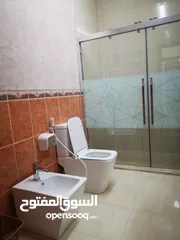  18 شقة مفروشة للايجار اربع وثلاث غرف نوم في الرابية يومي اسبوعي