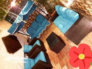  25 طقم راتان 5 مقاعد.     مع طاولة وسط  تتوفر جميع الالوان ويتوفر طقم سباعي ومراجيح