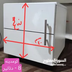  2 مكتب دراسي مع كرسي وكومدينه ومراي ومنظم مكياج ومراي دائري للاكسسوارت للبيع المستعجل