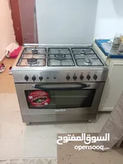  1 طباخ ايطالي خمس عيون