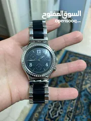  2 ساعة سواتش نسائية Swatch YCS118G للبيع