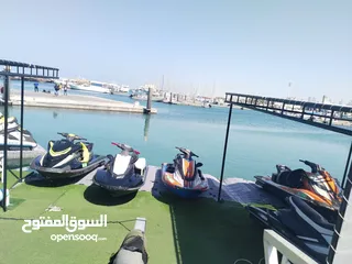  4 شركة تاجير يخوت في دبي مارينا مول للبيع