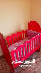  2 تخت اطفال مع فرشه طبيه