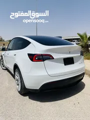 20 Tesla Model Y 2022