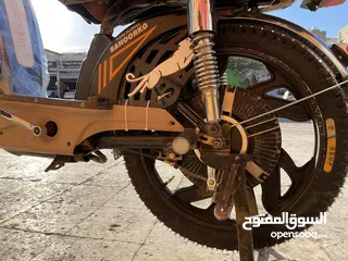  8 دراجه كهربائيه بحاله جيده بطاريات نص عمرهم للبيع