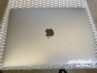  8 ماك بوك برو 2019 شاشة 13.3 انش مستعمل اخو الجديد رام 8 هاردسك 128 بسعر حرق في شحوط ع ضهر الجهاز