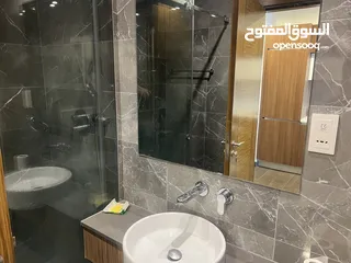  12 ستديو للايجار مطل على البحر يوجد بلكونه شامل ewa في مبنى جديد
