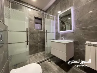  22 بليط وفني تركيب بديل الرخام وبديل الخشب