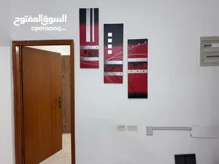  8 متوفر شاغر بداية  شهر 8  لبنت في  (غرفة برايفت) وشاغر في (غرفة مشتركة )-بالقرب من بنك فلسطين