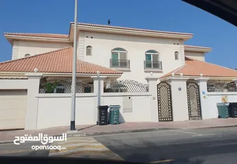  1 Two Adjacent Villas in The Most Prestigious Location in Dubai - فيلتين متلاصقتين في أرقى موقع في دبي