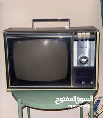  1 تلفزيونات مميزة عدد 2 وانتينات للتلفزيونات قديمة عدد 3. لطفا اقرأ الوصف.