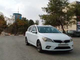  3 كيا سييد.  ديزل سنة 2011 اوتوماتيك لقطه نخب