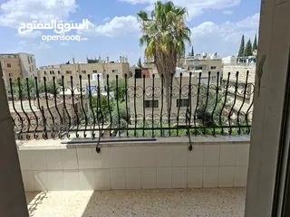  12 شقة عائليه  للايجار