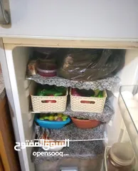 3 ثلاجه شغاله مافيها ولا شي