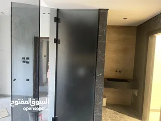  19 فايز شويكي للزجاج و المرايا