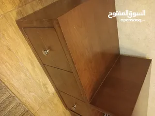  2 بوفية تلفزيون للبيع بحالة جيده جدا