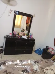  1 غرفه نوم للليع بحاله ممتازة لون اسود طابقين