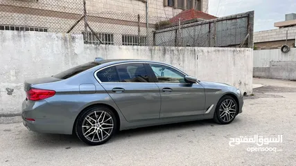  2 BMW 530e 2021/2020