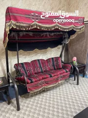  1 طقمين كنب وطاولة سفرة ومرجيحة