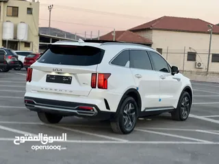  5 كايا سورينتو 2022 /فل الفل  فتحة سقف بانوراما  2x4 ///240Hp بنزين + كهرباء  ( Haybrid) 1600cc