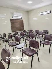  29 تفصيل كراسي محاضرات مع ركاية ودروج مدرسية. طاولات تركية