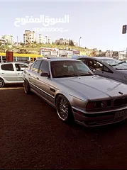  2 BMW E34 للبيع موديل 89 محدثه بالكامل 95