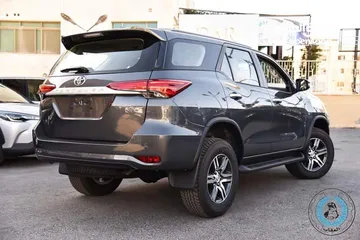  21 Fortuner محرك 2700 لتر فااخرة للبيع