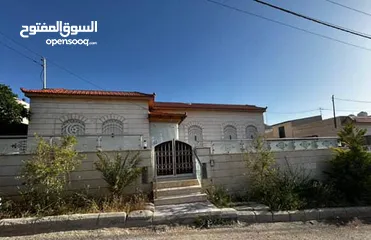  1 بيت مستقل في اجمل مناطق الزرقاء
