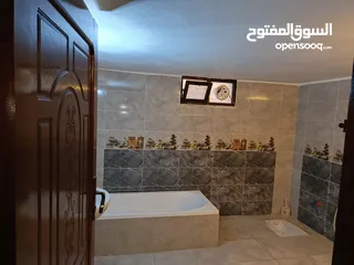  5 منزل للبيع