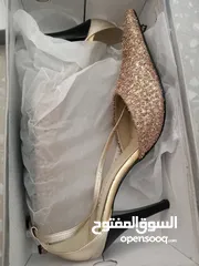  2 كعب نسائي نمره 39 يوجد خدمة توصيل داخل عمان