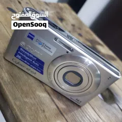  2 Sony Cyber-shot DSC-W530