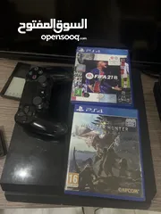  1 PS4 نضيفه جدا وليس بها اي عطل