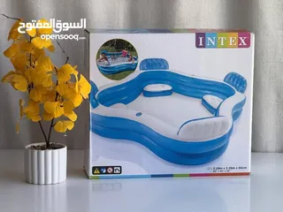  5 بركة سباحة عائلية مع اربعة مقاعد