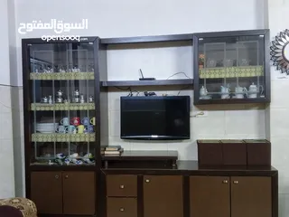  1 بوفيه باللون البني