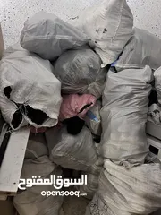  12 محل احذية للبيع المحل كامل او ما داخل المحل