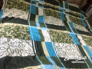  2 لحاف صوف   اصلي لسرير  مزوج  جديد  للبيع بداعي الحاجه