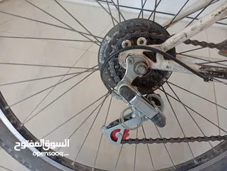  1 بسكليت للبيع امريكي وهو النسر الأمريكي ولديه غيار سادس خلفي وثلاث امامي super sport  مكان مادبا